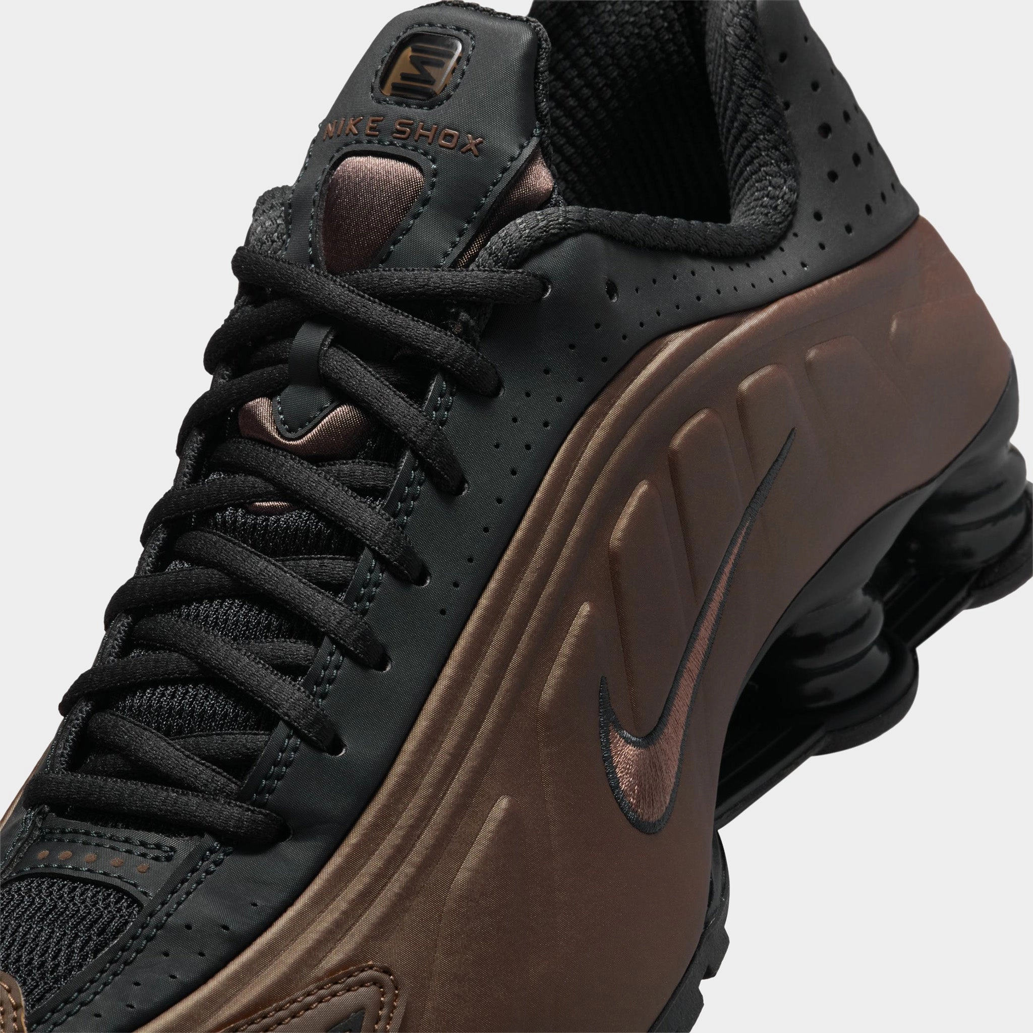 Nike Women's Shox R4 Off Noir / Off Noir - Ironstone