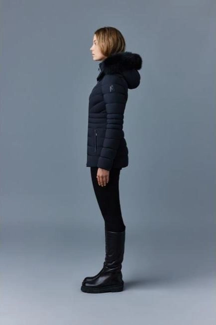 PATSY Agile 360 down jacket with blue fox fur Black